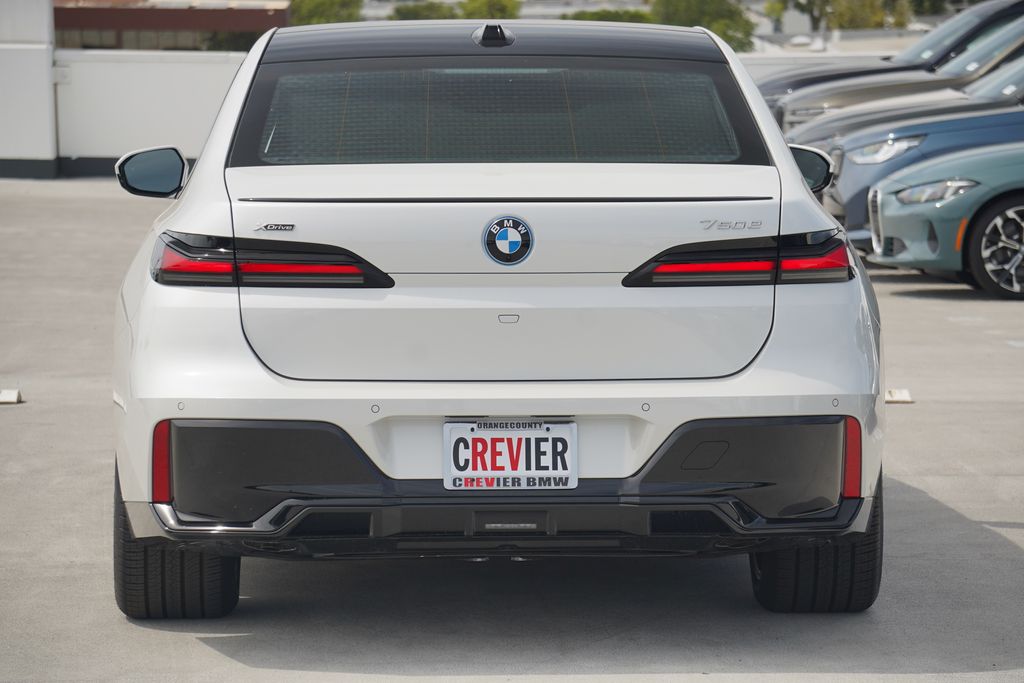 Thumbnail: 2026 BMW 7 Series - 7
