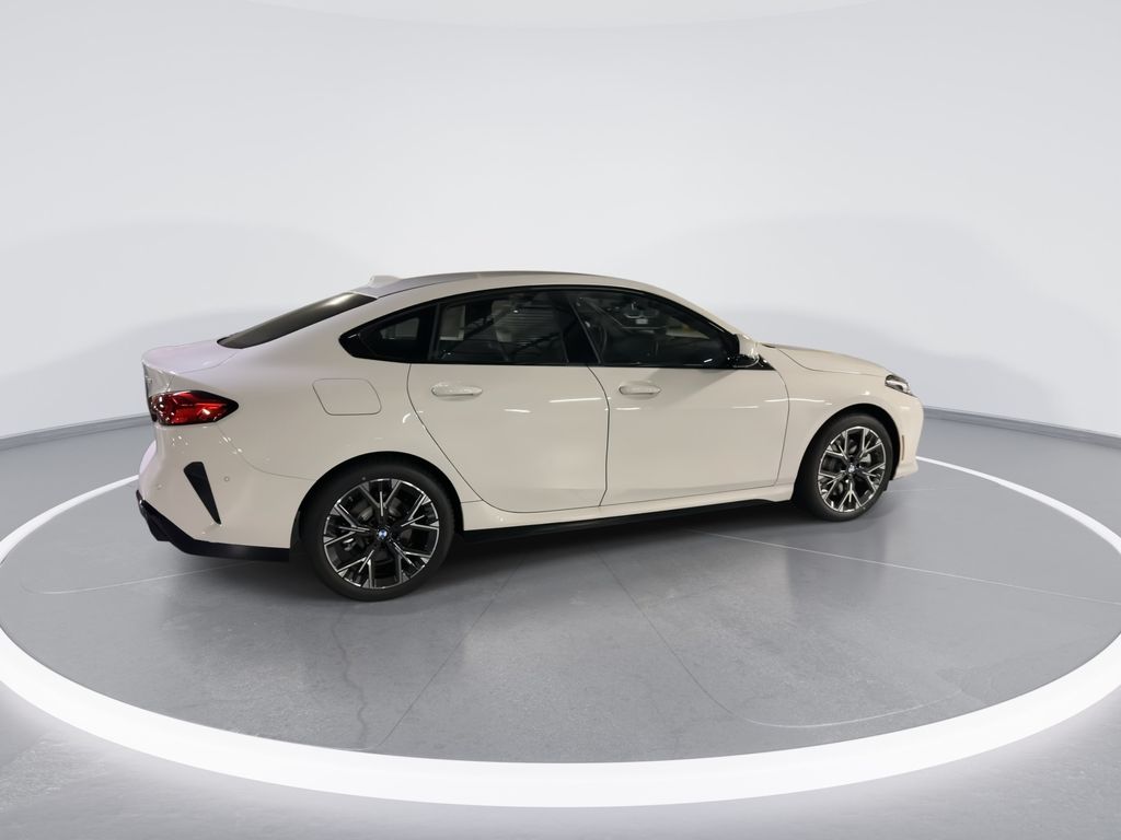 Thumbnail: 2026 BMW 2 Series - 8