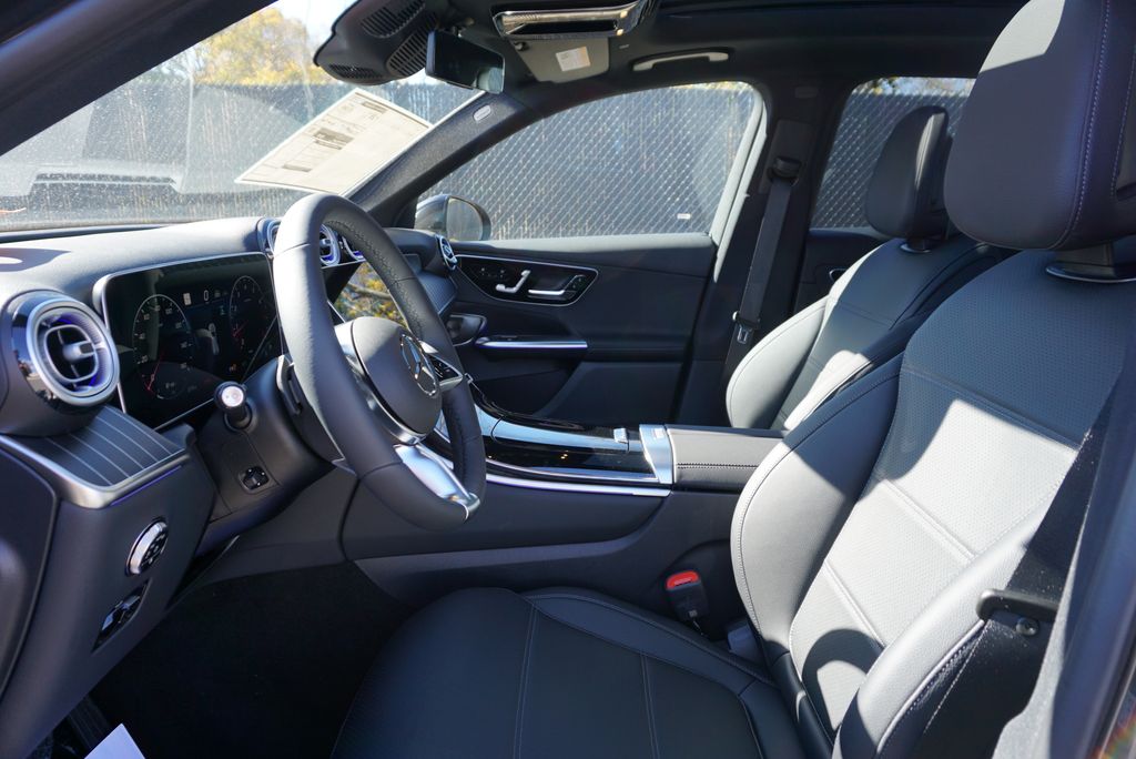 Thumbnail: 2026 Mercedes-Benz GLC - 8