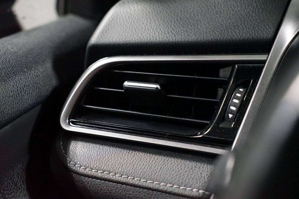 Thumbnail: 2020 Toyota Camry - 23