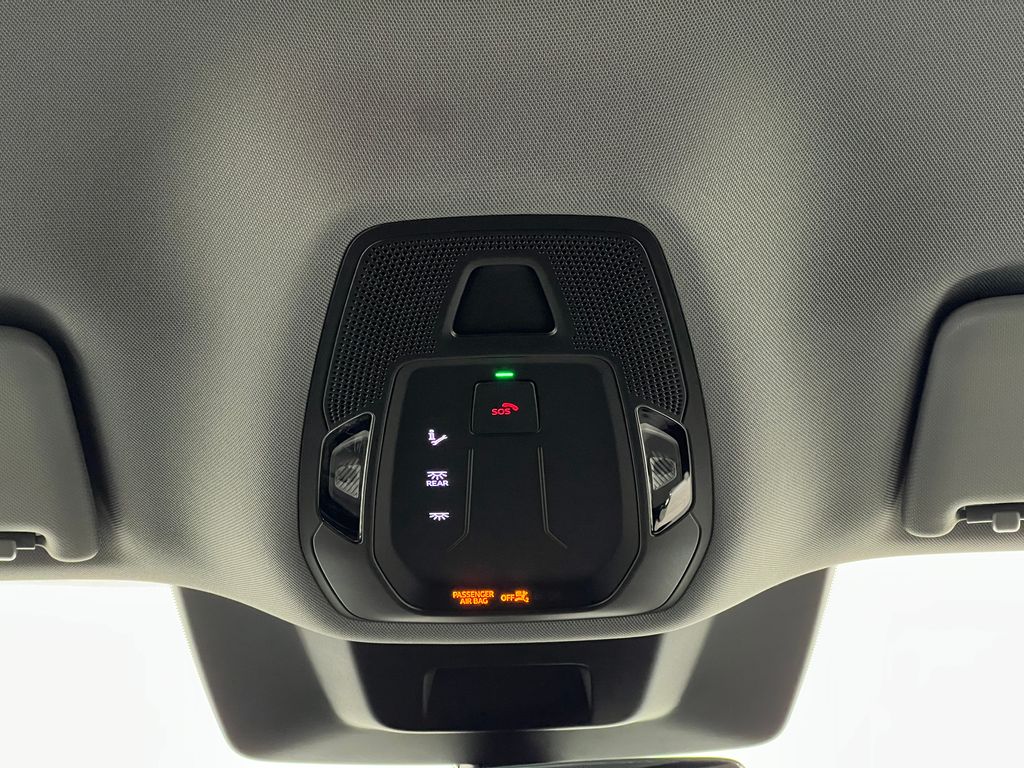 Thumbnail: 2025 Audi Q6 e-tron - 24