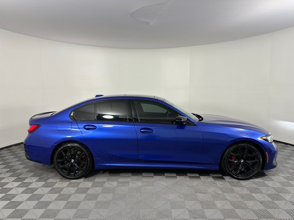 Thumbnail: 2025 BMW 3 Series - 4