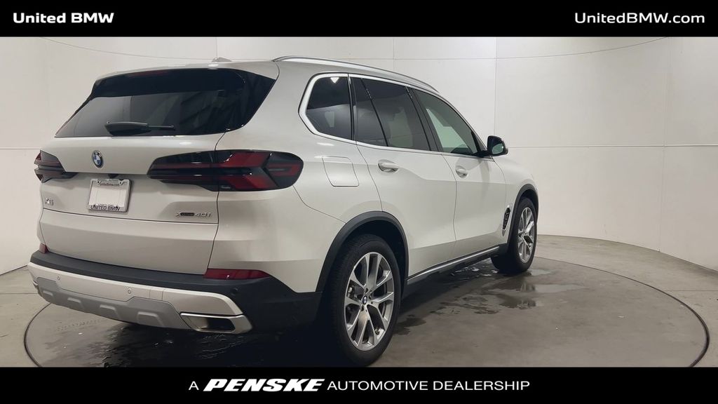 Thumbnail: 2024 BMW X5 - 8