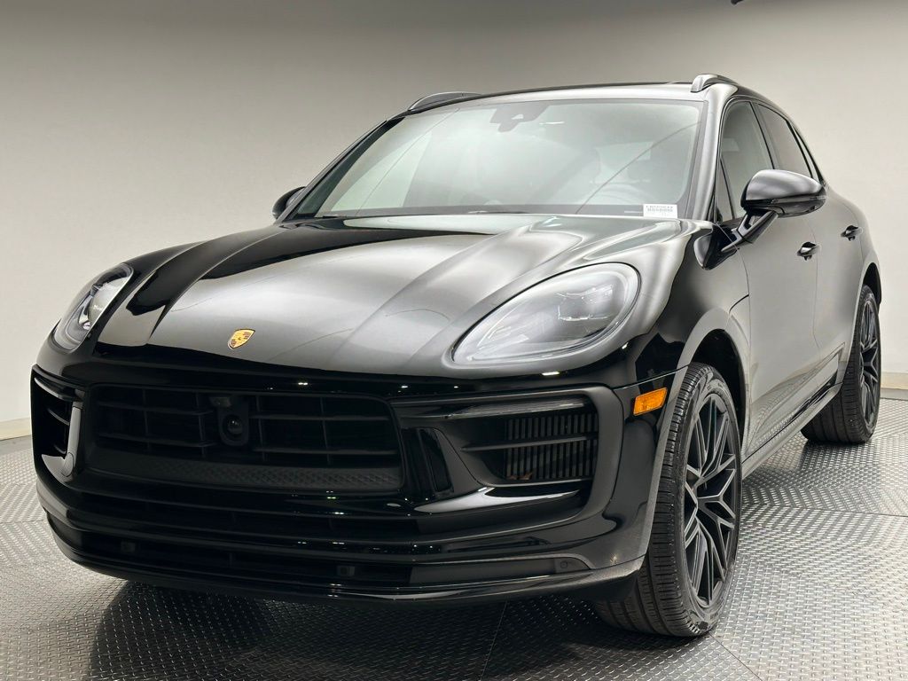 Thumbnail: 2024 Porsche Macan - 1