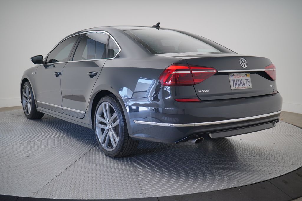Thumbnail: 2017 Volkswagen Passat - 3