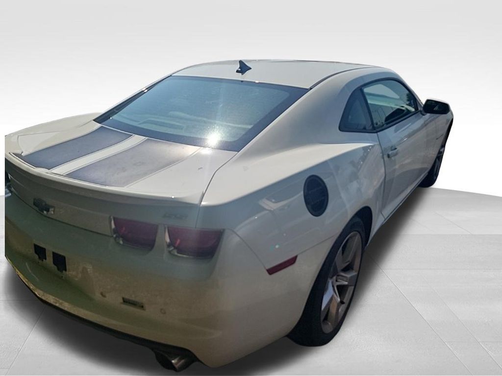 Used 2010 White Chevrolet SS image 3