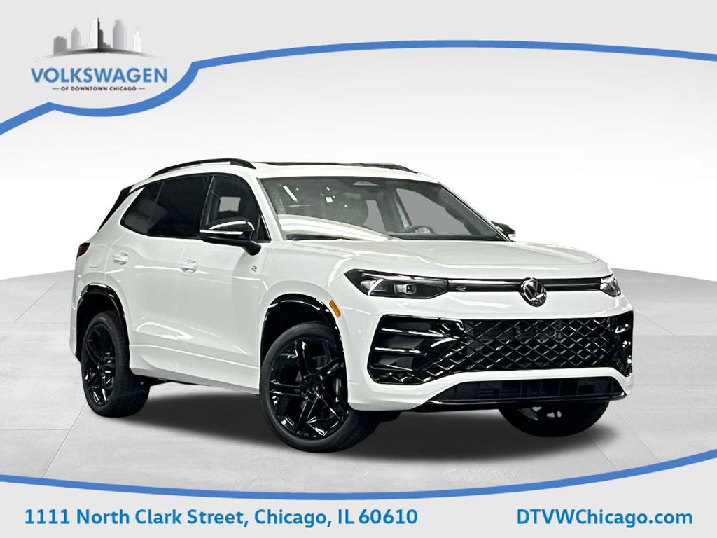 2025 Volkswagen Tiguan SE R-LINE BLACK's photo