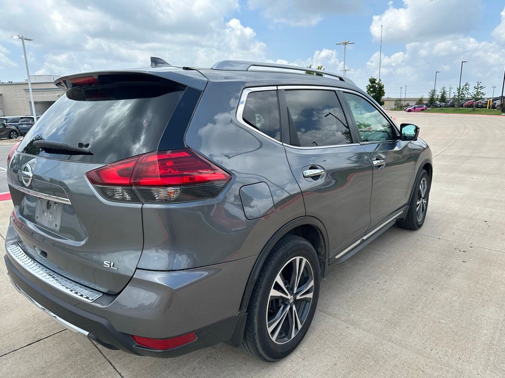 Thumbnail: 2017 Nissan Rogue - 3