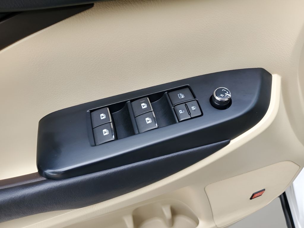 Used Car 2017 Toyota Highlander  Limited For Sale Under $25,000 In Austin, Texas