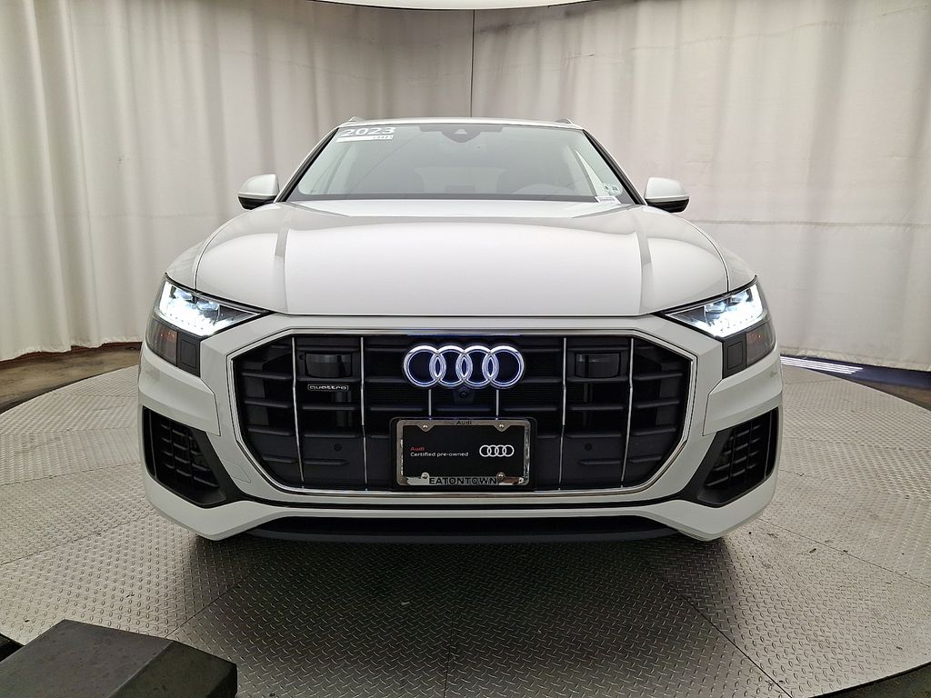 Thumbnail: 2023 Audi Q8 - 2