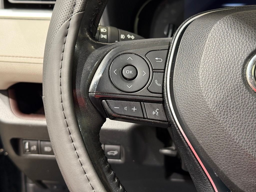 Thumbnail: 2019 Toyota RAV4 - 25