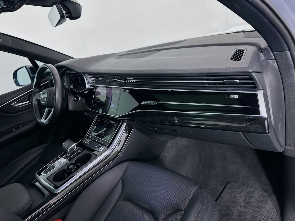 Thumbnail: 2021 Audi Q7 - 30