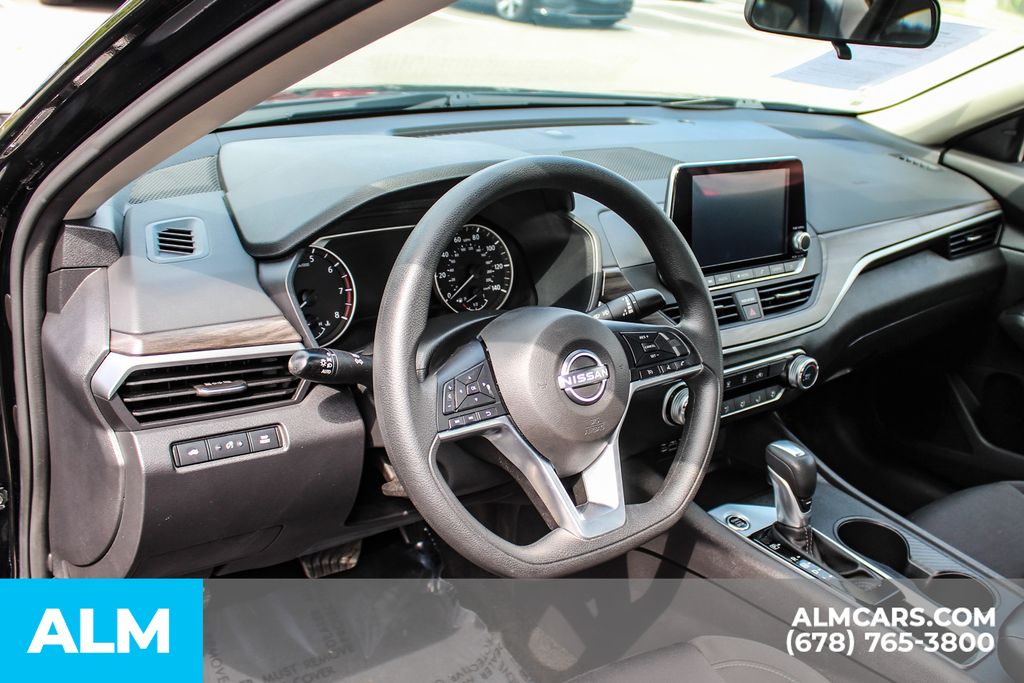 Used 2025 Black Nissan 2.5 SV image 32
