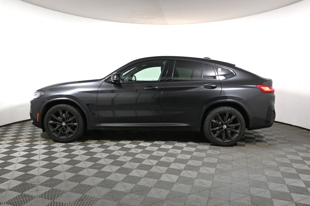 Thumbnail: 2023 BMW X4 - 2