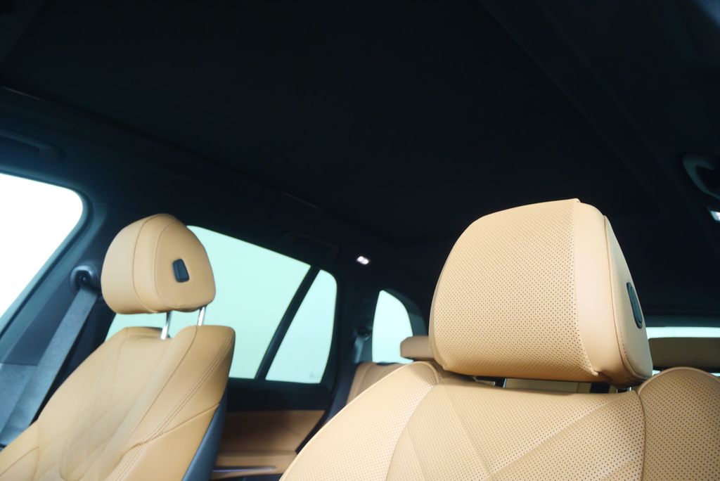 Thumbnail: 2026 BMW X5 - 11