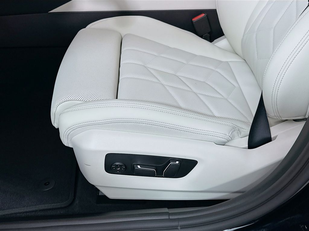 Thumbnail: 2026 BMW i5 - 21