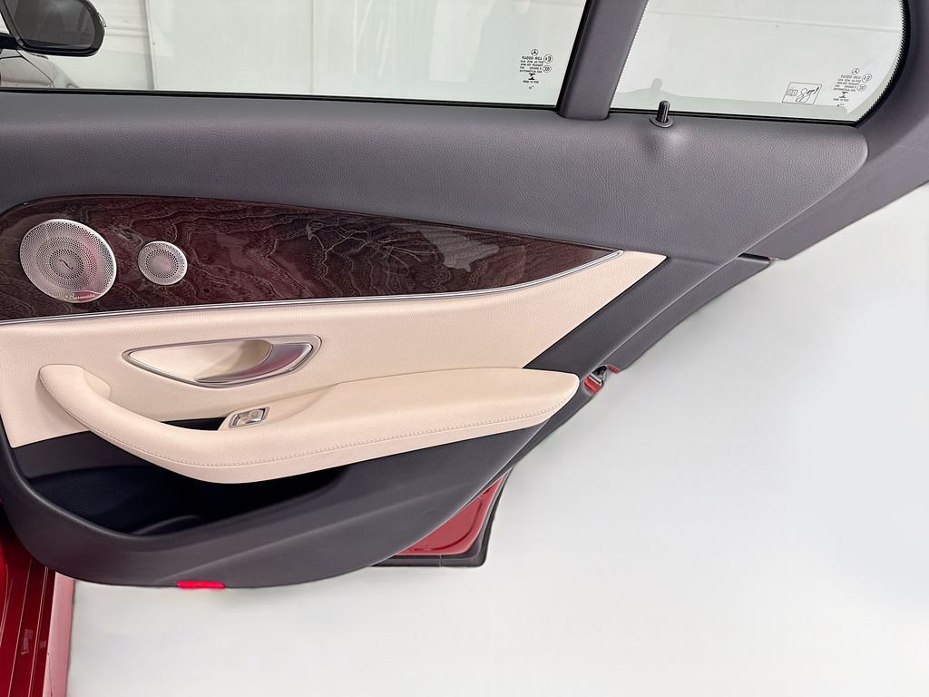 Thumbnail: 2022 Mercedes-Benz E-Class - 26