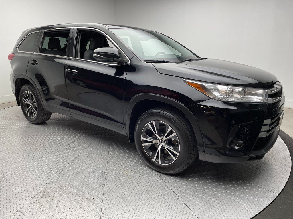 Thumbnail: 2019 Toyota Highlander - 3