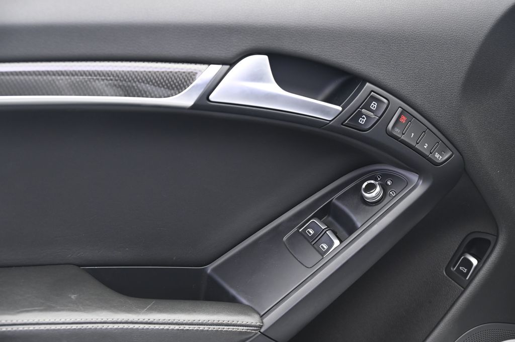 Thumbnail: 2013 Audi S5 - 24