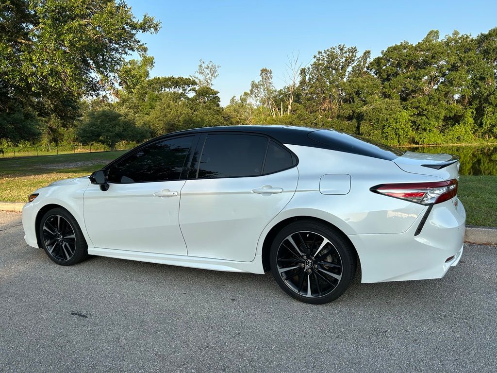 2018 Toyota Camry XSE 3