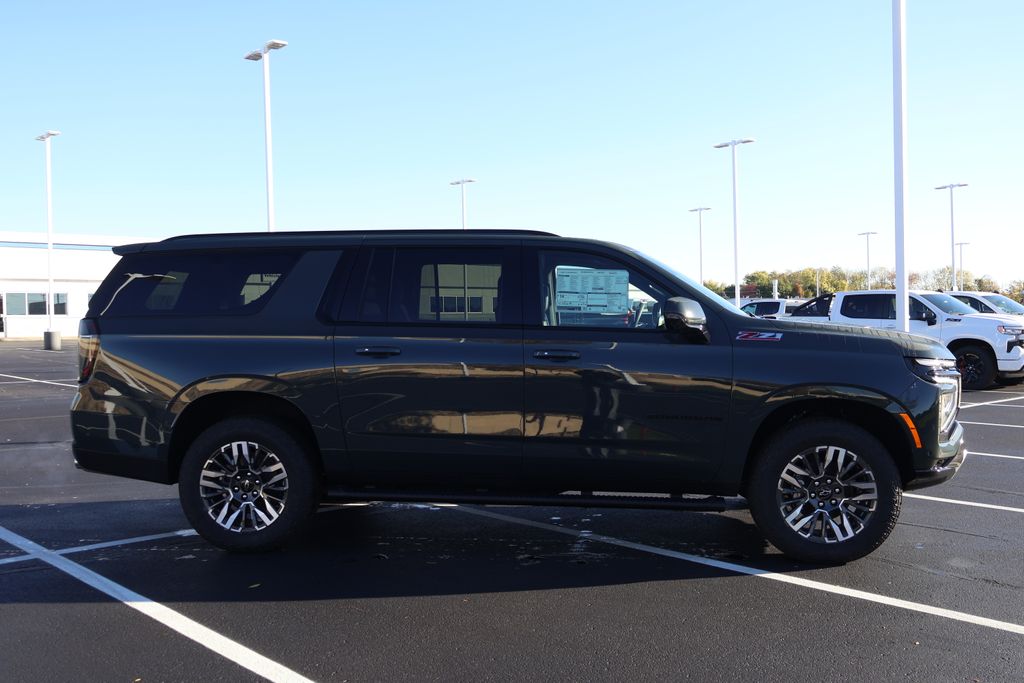 Thumbnail: 2026 Chevrolet Suburban - 9