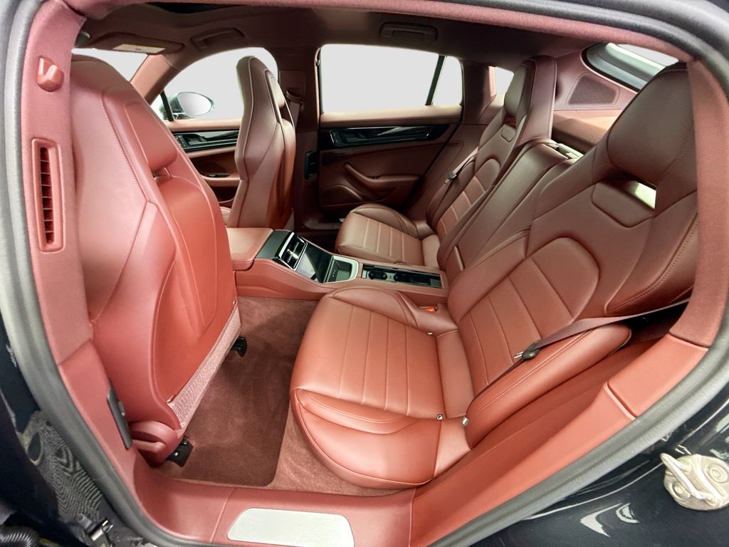 Thumbnail: 2026 Porsche Panamera - 19