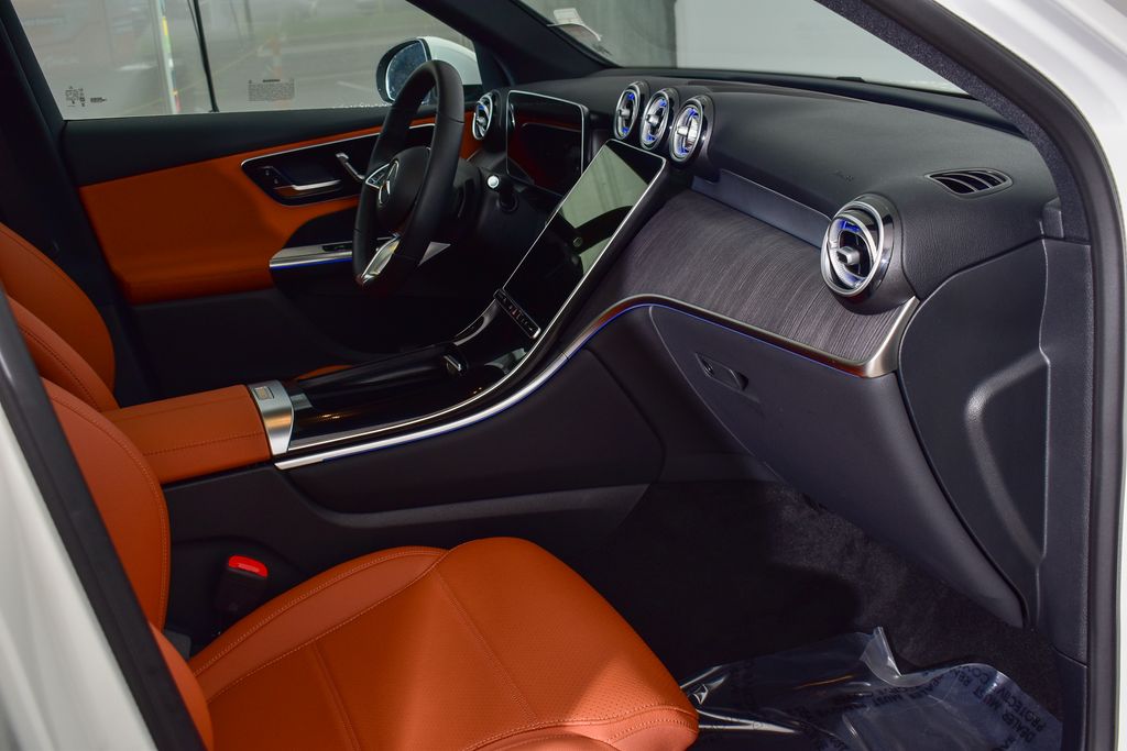 Thumbnail: 2026 Mercedes-Benz GLC - 26