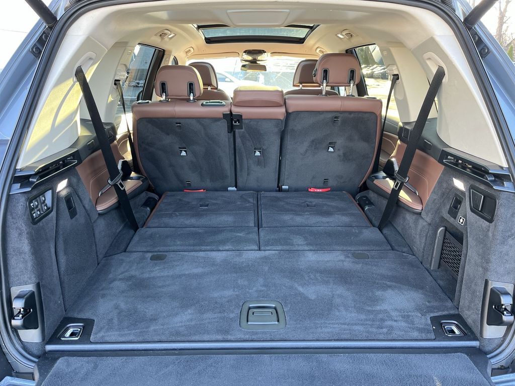 Thumbnail: 2024 BMW X7 - 25