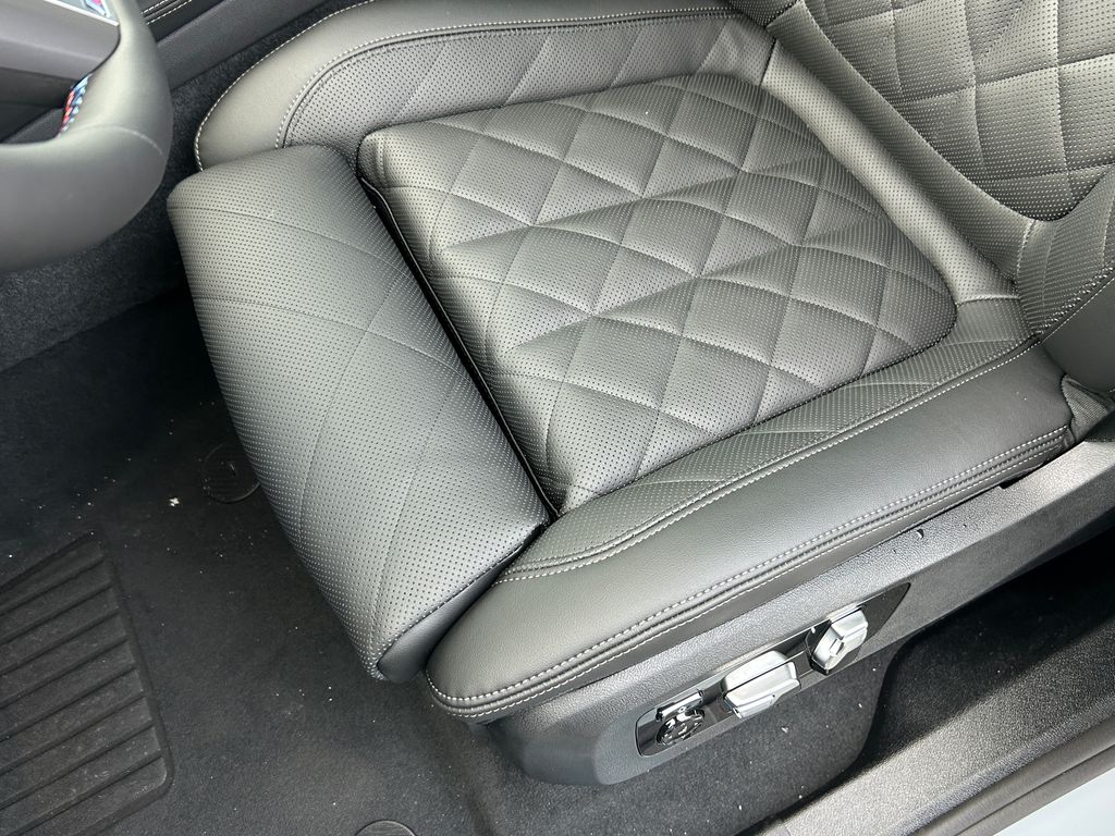 Thumbnail: 2026 BMW X6 - 15