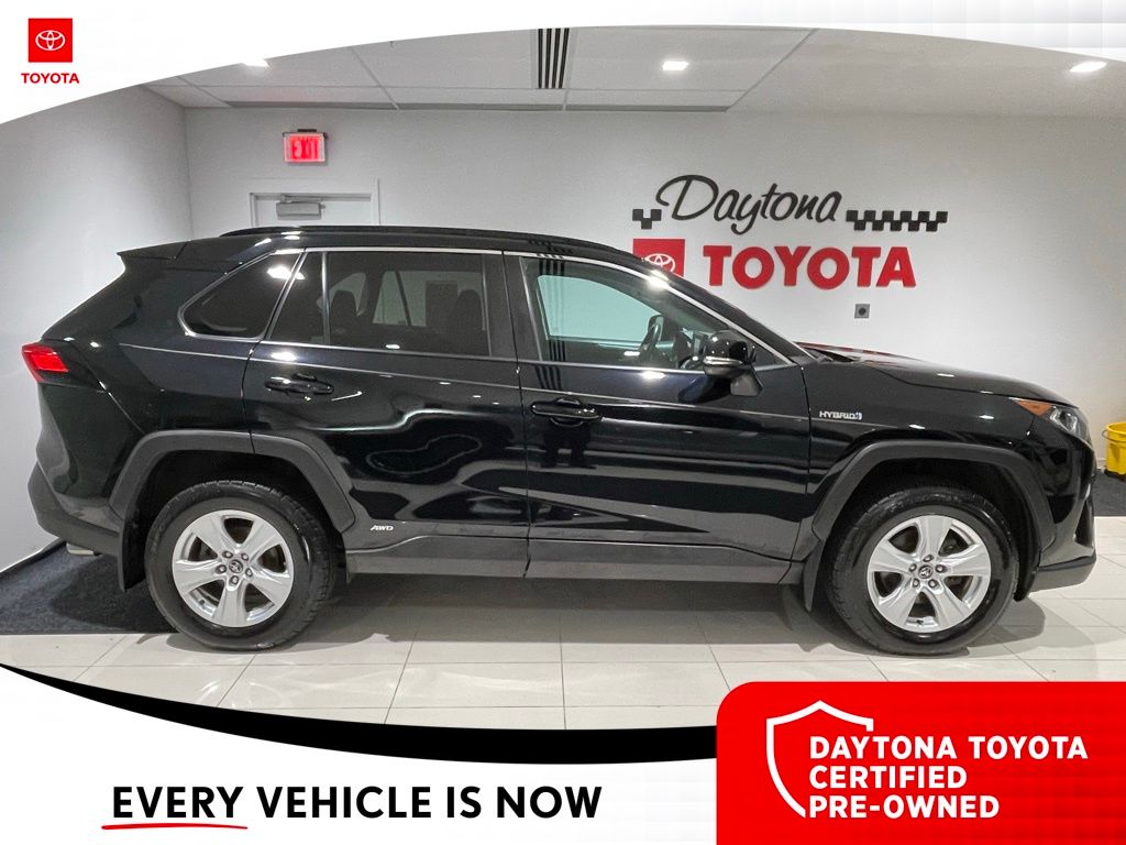 2021 Toyota RAV4 XLE - Photo 11