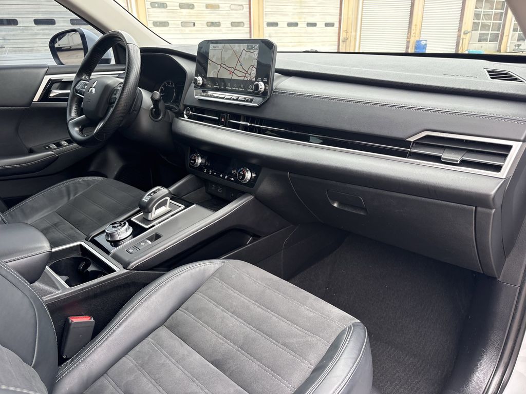 2022 Mitsubishi Outlander SE  at Baytown Hyundai