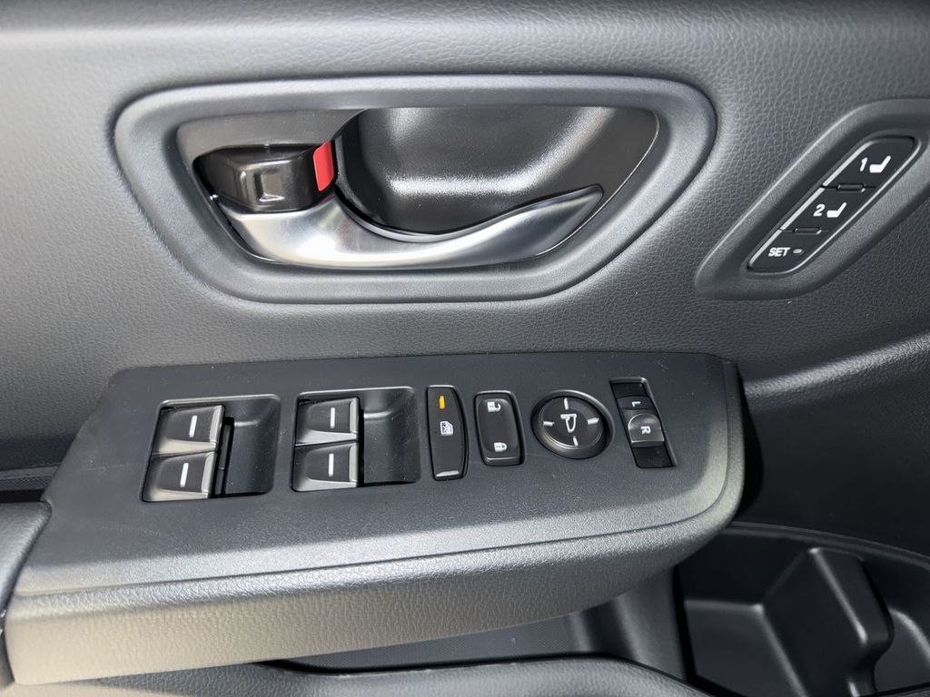 new 2025 Honda Pilot car, priced at $51,550