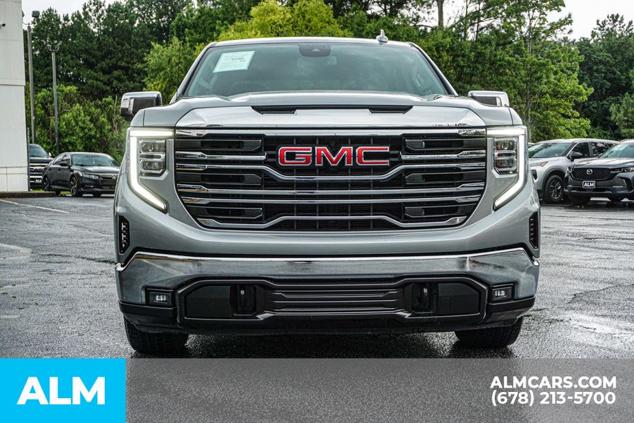 Used 2025 Silver GMC SLT image 9