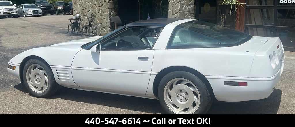 1993 Chevrolet Corvette Base - Image 3