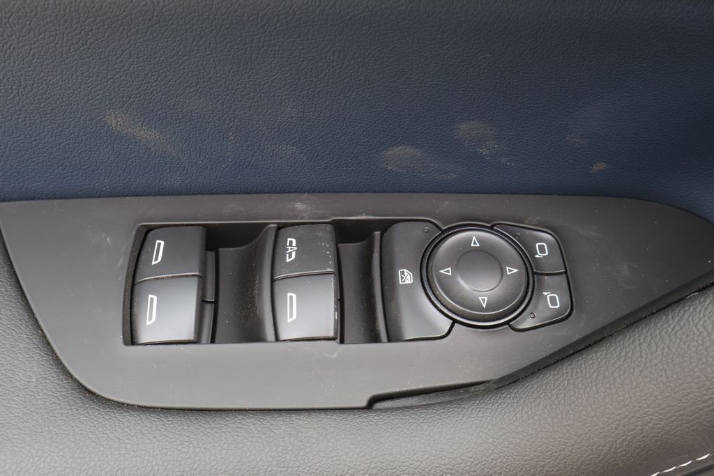 Thumbnail: 2026 Chevrolet Blazer - 17