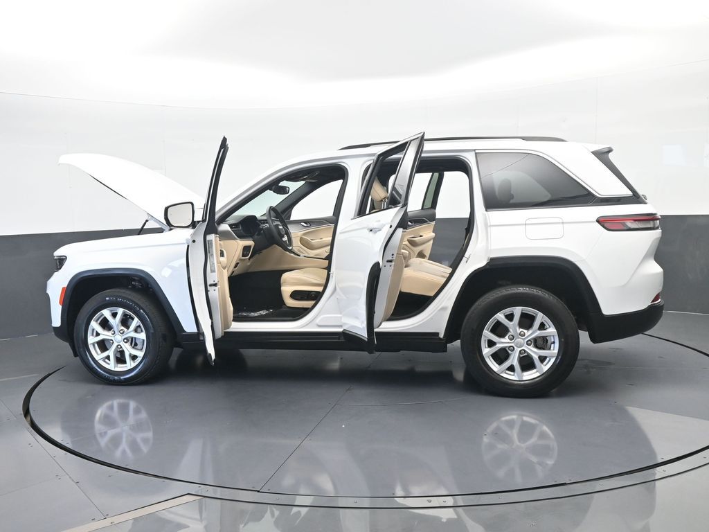 Used 2023 Bright White Clearcoat Jeep Limited image 77