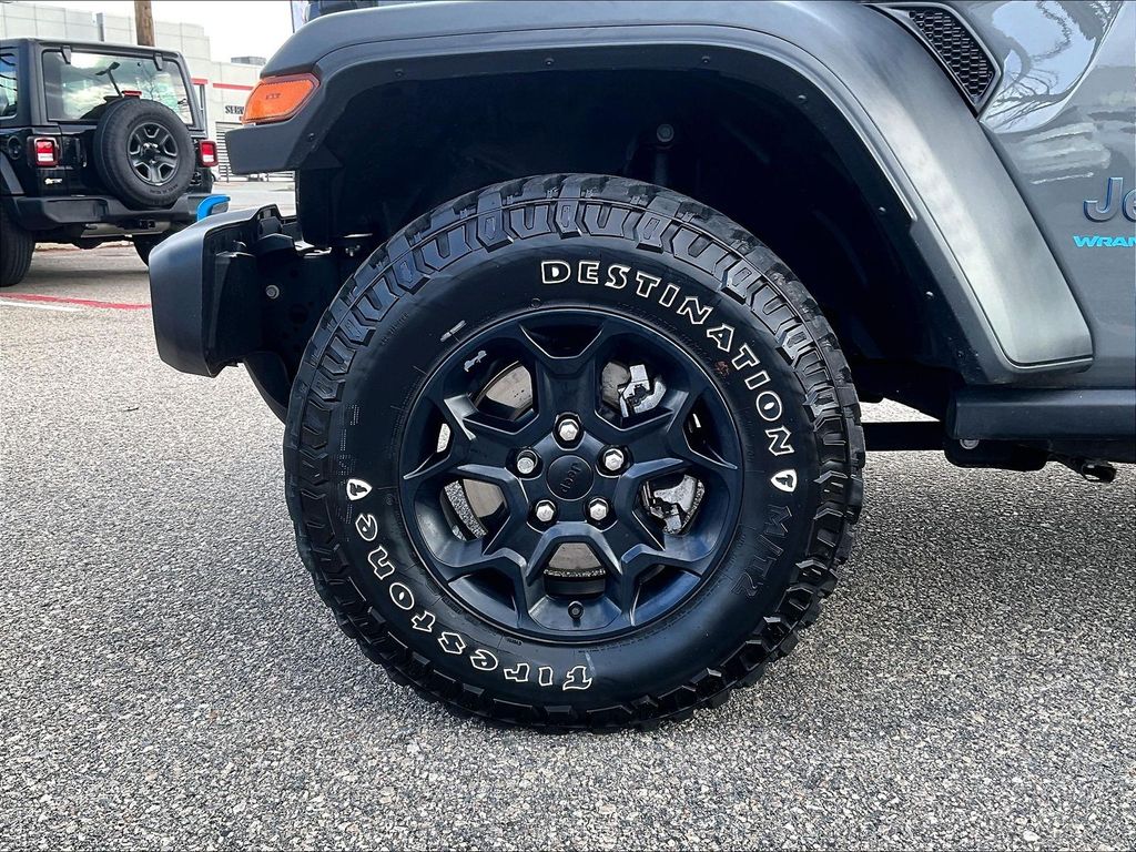2023 Jeep Wrangler — photo 7