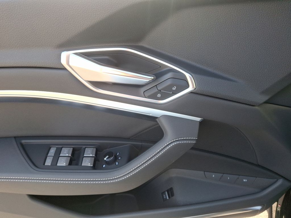 2024 Audi Q8 e-tron Premium Plus 12