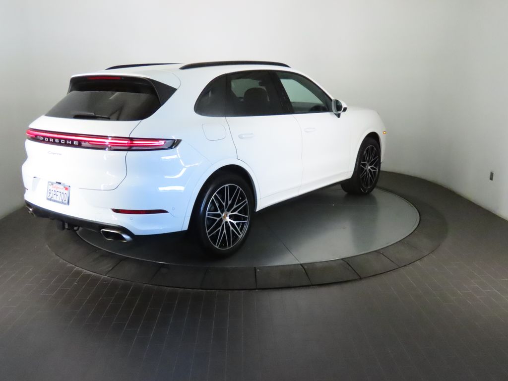 Thumbnail: 2025 Porsche Cayenne - 7