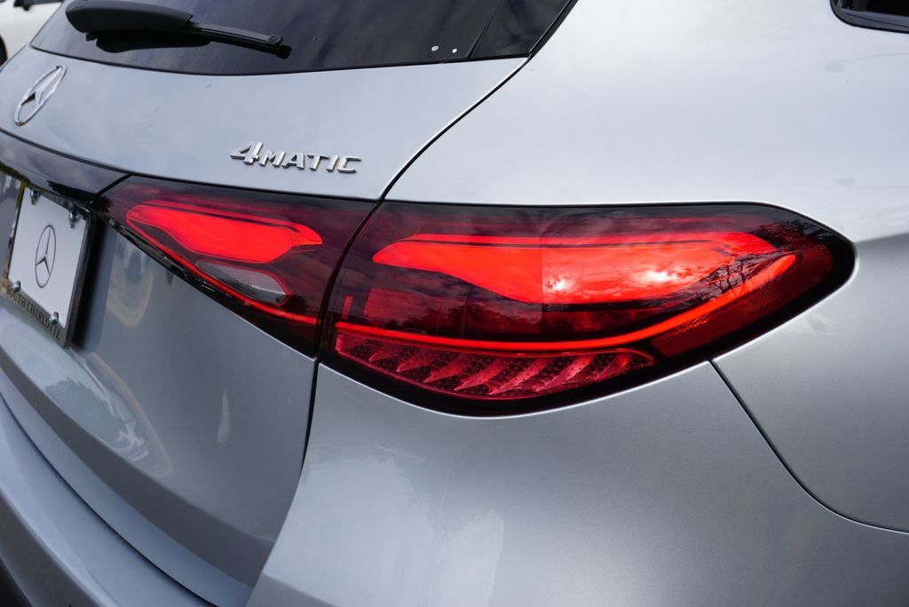 Thumbnail: 2025 Mercedes-Benz GLC - 17