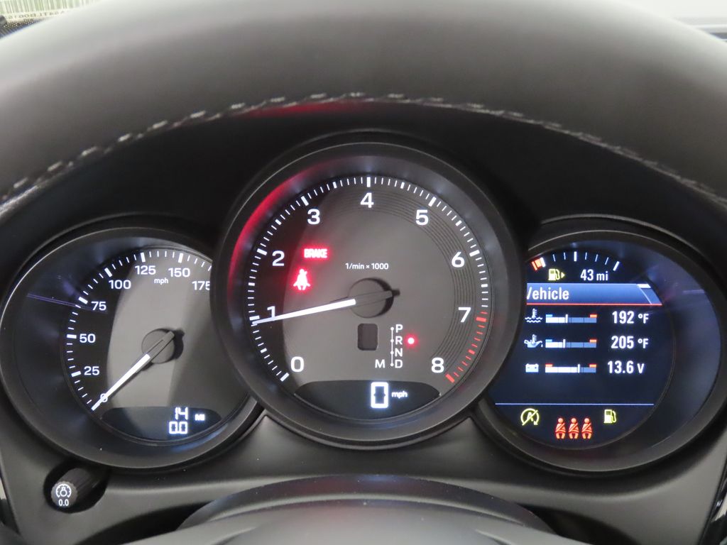 Thumbnail: 2026 Porsche Macan - 17