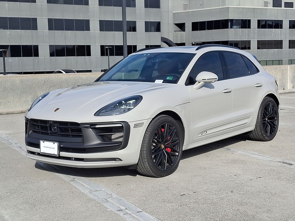 Thumbnail: 2025 Porsche Macan - 1
