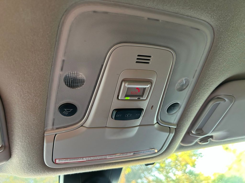 2022 Toyota Prius Limited 27