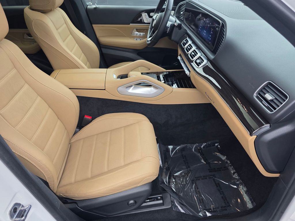 Used 2025 White Mercedes-Benz GLE 450 image 28