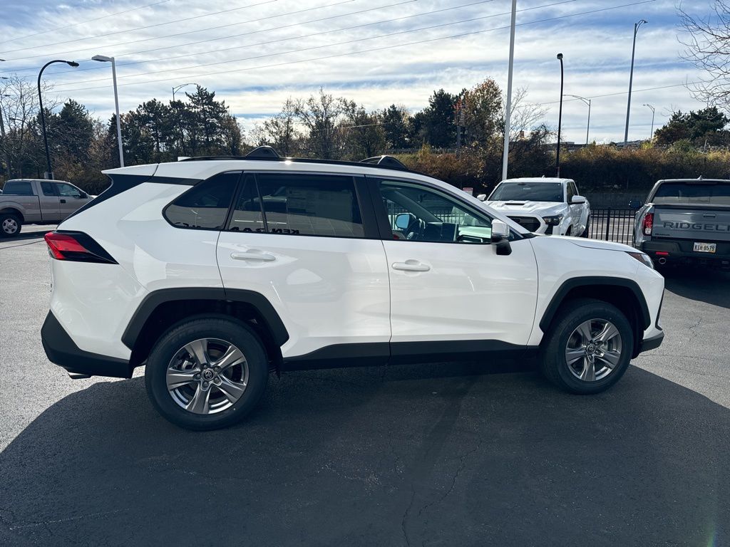 2024 Toyota RAV4 XLE photo