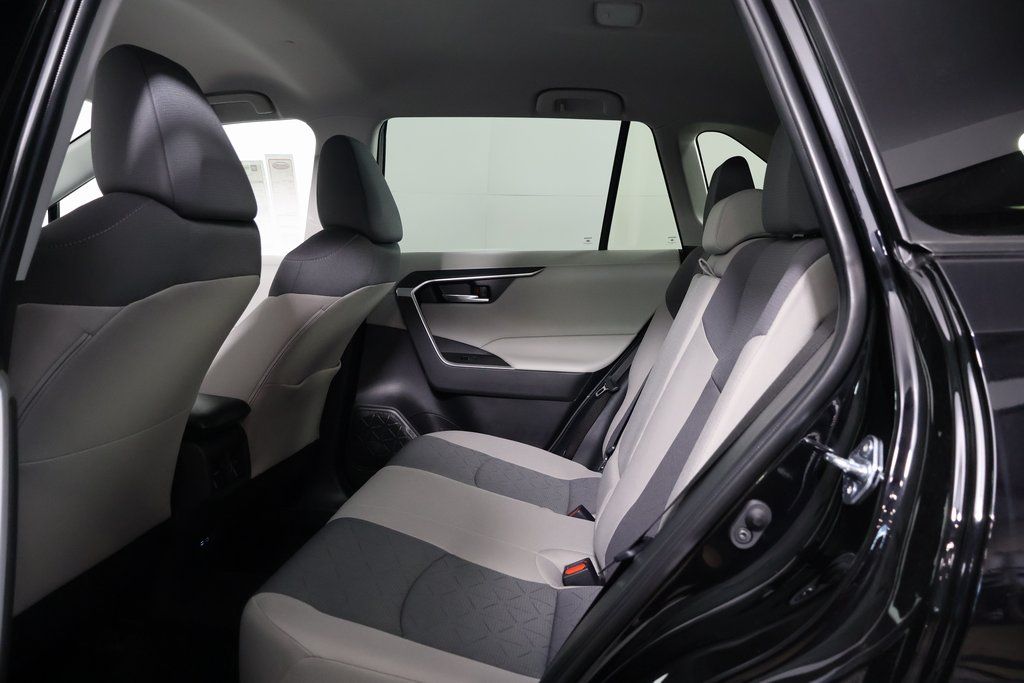 Thumbnail: 2025 Toyota RAV4 - 6