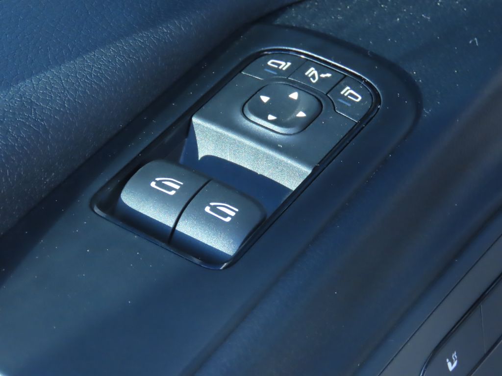 Thumbnail: 2025 Mercedes-Benz Sprinter - 21