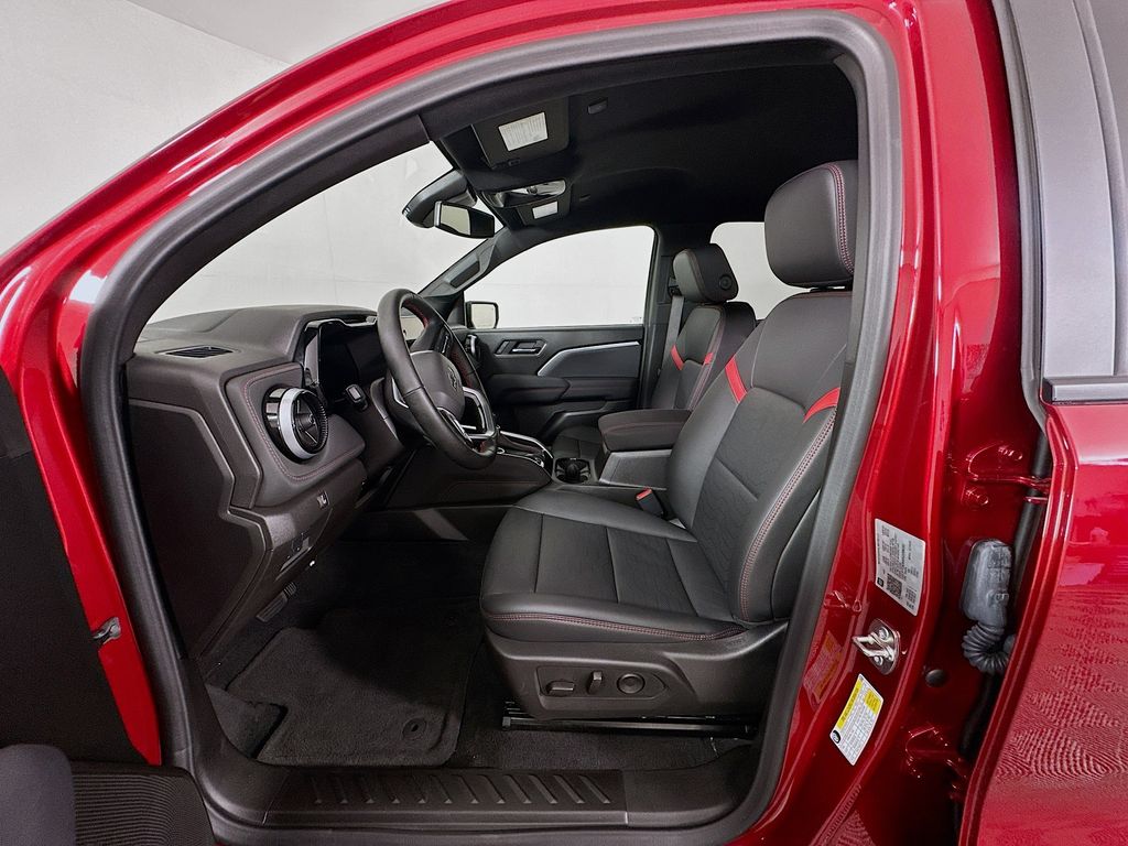 Thumbnail: 2025 Chevrolet Colorado - 22