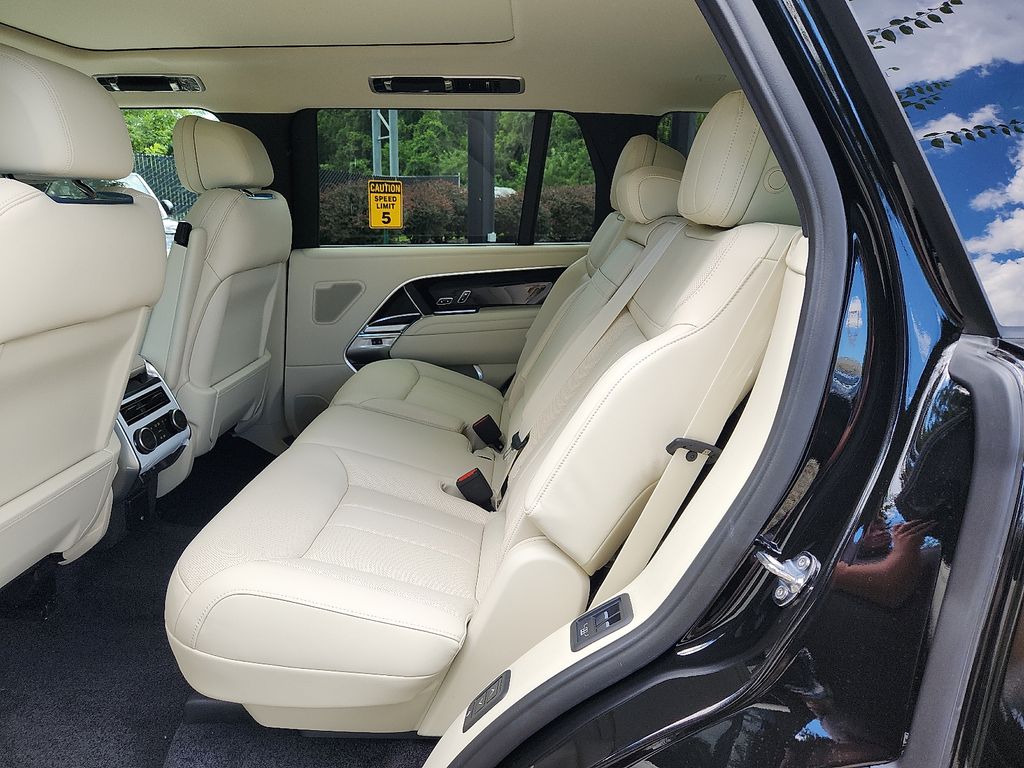 Thumbnail: 2025 Land Rover Range Rover - 5