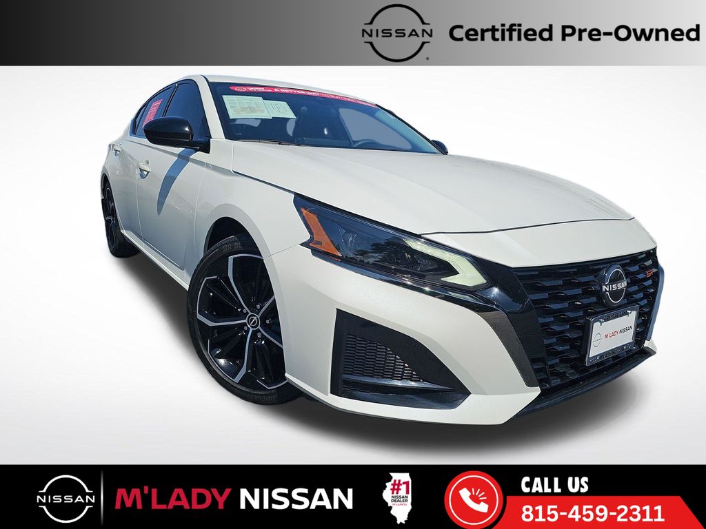 Pearl White 2024 Nissan Altima 2.5 SR FWD Sedan Front-Wheel Drive Continuously Variable Transmission
